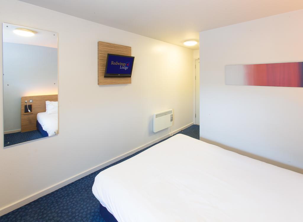 Redwings Lodge Wolverhampton Central Номер фото