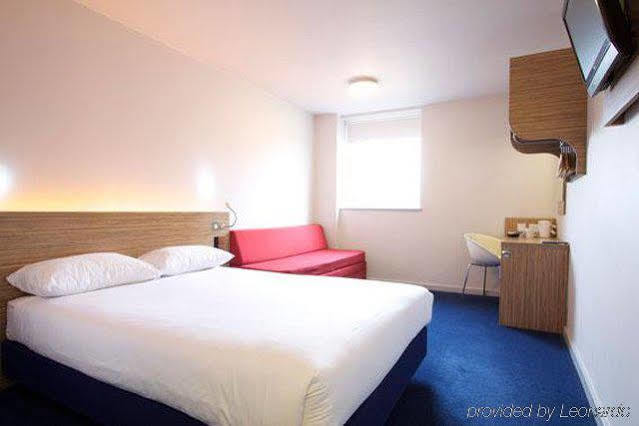Redwings Lodge Wolverhampton Central Экстерьер фото