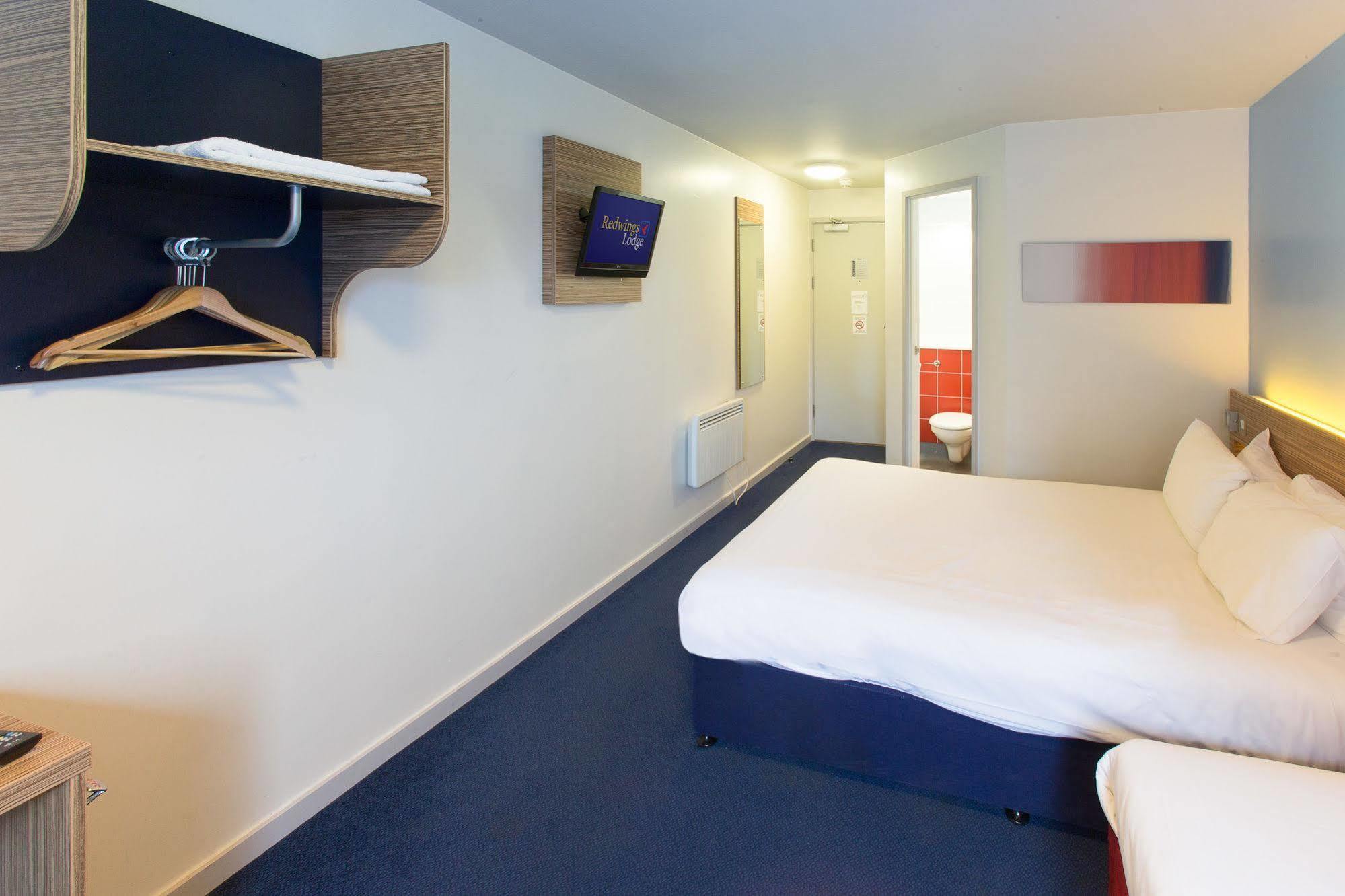 Redwings Lodge Wolverhampton Central Экстерьер фото